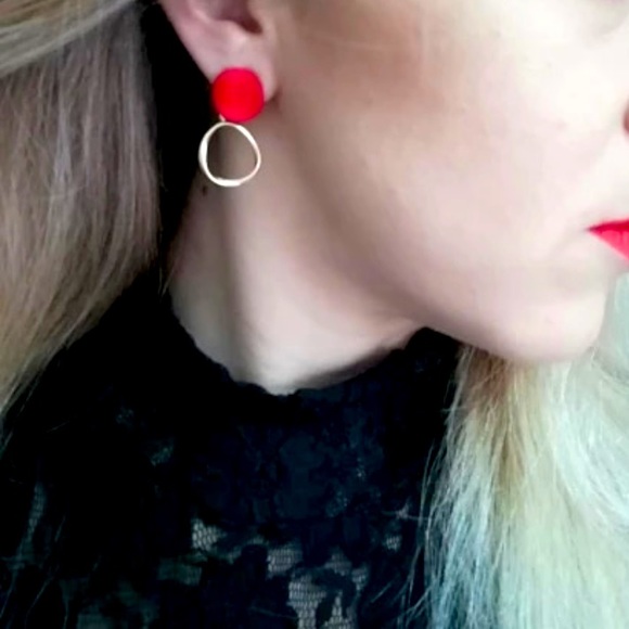 Red &gold earrings - Picture 1 of 1